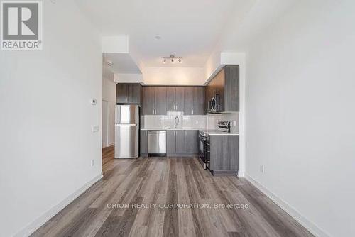 2611 - 1455 Celebration Drive W, Pickering, ON - Indoor Photo Showing Kitchen