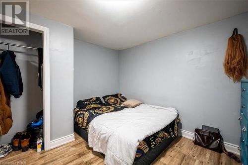 94 Cedar Street, Cambridge, ON - Indoor Photo Showing Bedroom