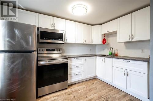 94 Cedar Street, Cambridge, ON - Indoor Photo Showing Kitchen