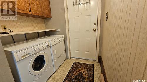 109 Lorne Street E, Swift Current, SK - Indoor Photo Showing Laundry Room