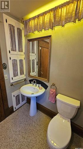 109 Lorne Street E, Swift Current, SK - Indoor Photo Showing Bathroom