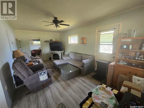 231 Laurier Street, Glenavon, SK - Indoor Photo Showing Living Room