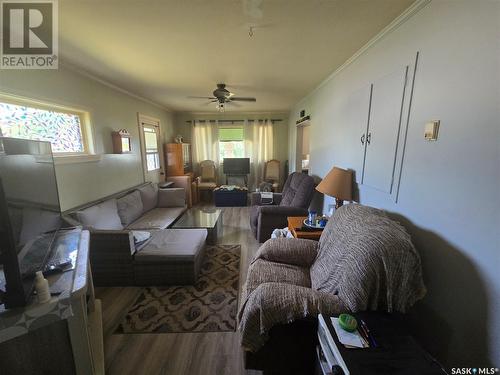 231 Laurier Street, Glenavon, SK - Indoor Photo Showing Living Room