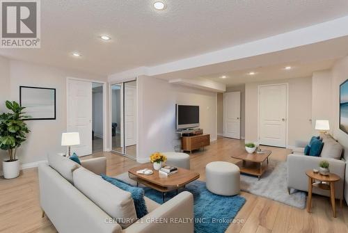 461 Nahani Way, Mississauga (Hurontario), ON - Indoor Photo Showing Living Room