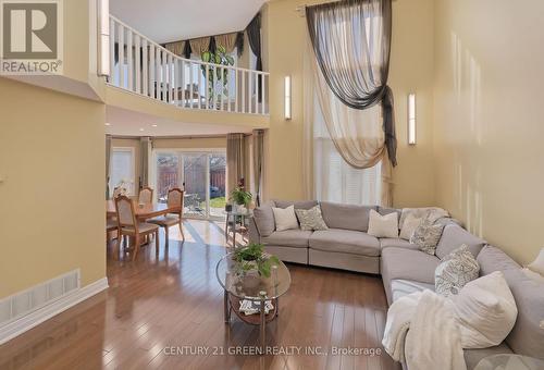 461 Nahani Way, Mississauga (Hurontario), ON - Indoor Photo Showing Living Room