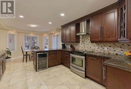 461 Nahani Way, Mississauga (Hurontario), ON - Indoor Photo Showing Kitchen