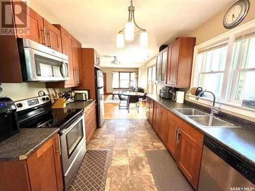 1581 98Th Street, North Battleford, SK - Indoor Photo Showing Kitchen With Double Sink