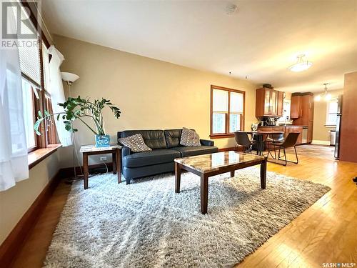 1581 98Th Street, North Battleford, SK - Indoor Photo Showing Living Room