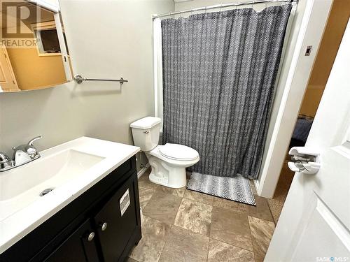 1581 98Th Street, North Battleford, SK - Indoor Photo Showing Bathroom