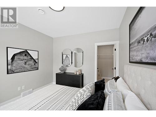 1927 Pineridge Mountain Run, Invermere, BC - Indoor Photo Showing Bedroom