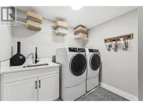 1927 Pineridge Mountain Run, Invermere, BC - Indoor Photo Showing Laundry Room