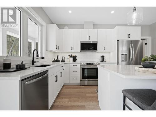 1927 Pineridge Mountain Run, Invermere, BC - Indoor Photo Showing Kitchen With Upgraded Kitchen