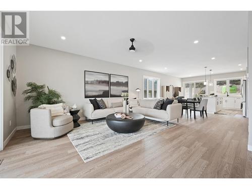 1927 Pineridge Mountain Run, Invermere, BC - Indoor Photo Showing Living Room