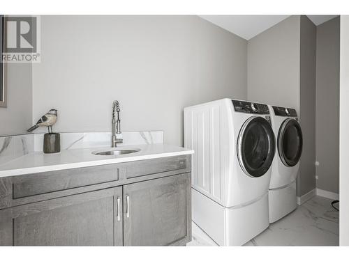 1744 Pine Ridge Mountain  Trail, Invermere, BC - Indoor Photo Showing Laundry Room