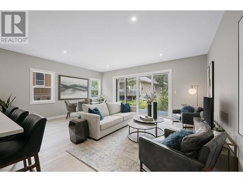 1744 Pine Ridge Mountain  Trail, Invermere, BC - Indoor Photo Showing Living Room