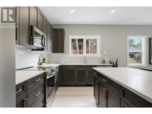 1744 Pine Ridge Mountain  Trail, Invermere, BC - Indoor Photo Showing Kitchen With Upgraded Kitchen