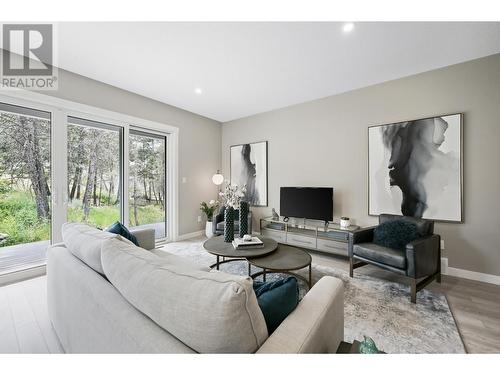 1744 Pine Ridge Mountain  Trail, Invermere, BC - Indoor Photo Showing Living Room