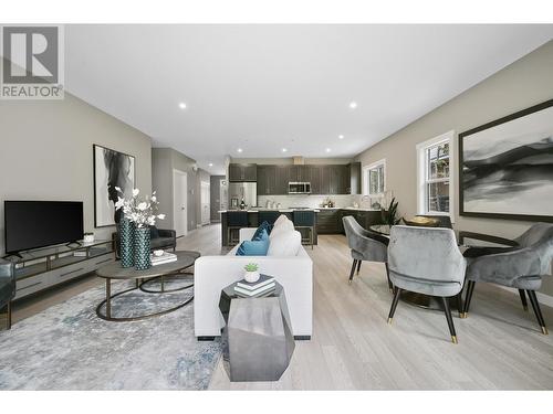 1744 Pine Ridge Mountain  Trail, Invermere, BC - Indoor Photo Showing Living Room