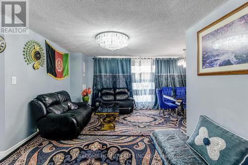 808 - 301 Prudential Drive, Toronto (Dorset Park), ON - Indoor Photo Showing Living Room