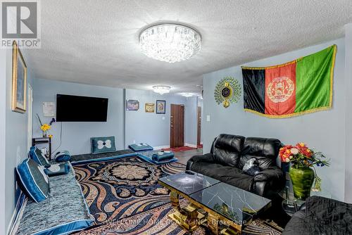 808 - 301 Prudential Drive, Toronto (Dorset Park), ON - Indoor Photo Showing Living Room