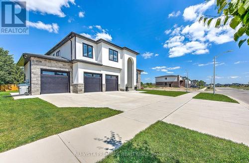 42 Poole Crescent, Middlesex Centre (Komoka), ON - Outdoor