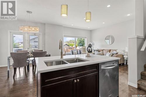 110 Ashworth Crescent, Saskatoon, SK - Indoor Photo Showing Kitchen With Double Sink