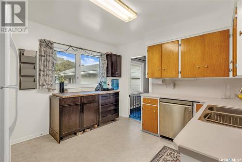 58 Harrison Crescent, Saskatoon, SK - Indoor Photo Showing Kitchen With Double Sink