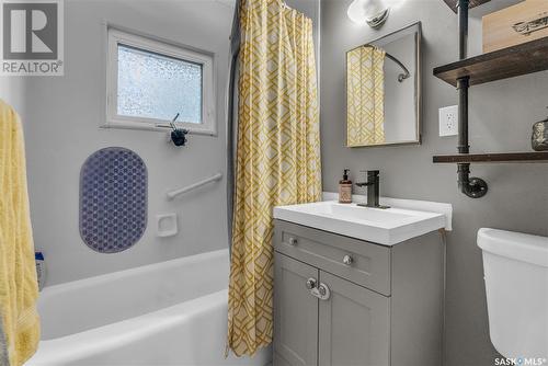 58 Harrison Crescent, Saskatoon, SK - Indoor Photo Showing Bathroom