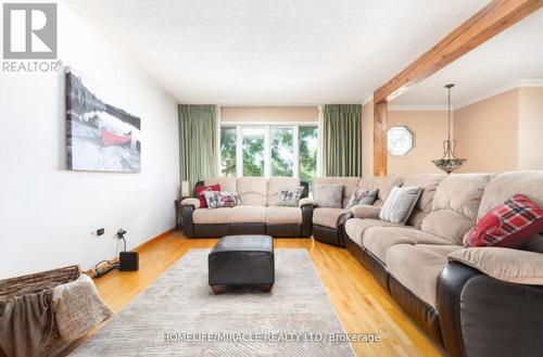 51 Beck Boulevard, Penetanguishene, ON - Indoor Photo Showing Living Room