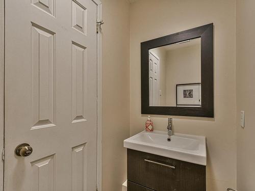 Powder room - 455 Rue Du Baron, Saint-Sauveur, QC - Indoor Photo Showing Bathroom