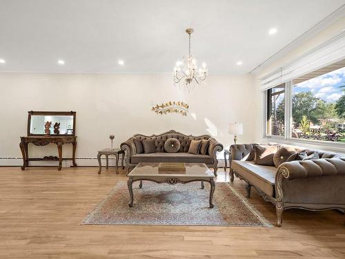 Overall view - 605 Rue Dorais, Montréal (Saint-Laurent), QC - Indoor Photo Showing Living Room