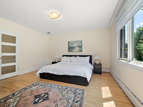 Master bedroom - 605 Rue Dorais, Montréal (Saint-Laurent), QC - Indoor Photo Showing Bedroom