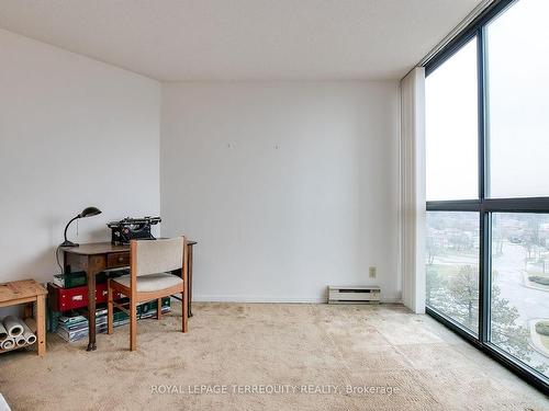 802-40 Richview Rd, Toronto, ON - Indoor Photo Showing Other Room