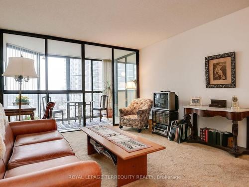 802-40 Richview Rd, Toronto, ON - Indoor Photo Showing Living Room