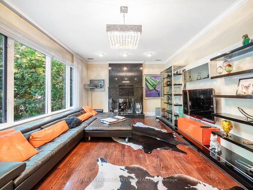 65 Charles St, Vaughan, ON - Indoor Photo Showing Living Room