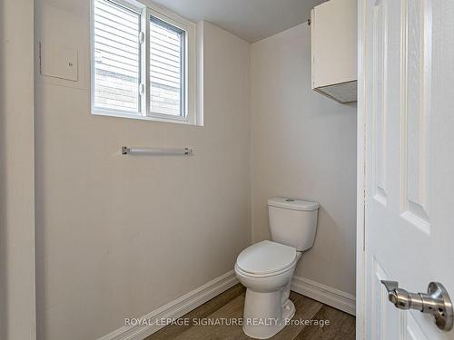 901 Lawson Rd N, London, ON - Indoor Photo Showing Bathroom