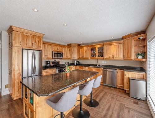 1020 Morningstar Road, Oliver, BC - Indoor Photo Showing Kitchen