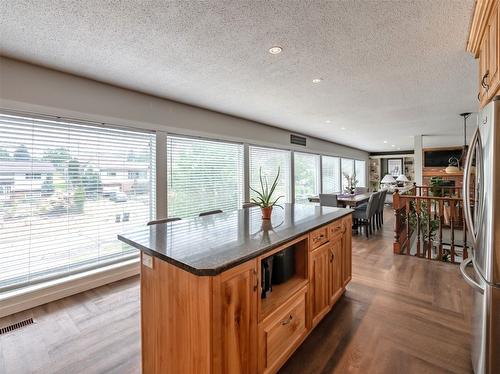 1020 Morningstar Road, Oliver, BC - Indoor Photo Showing Kitchen