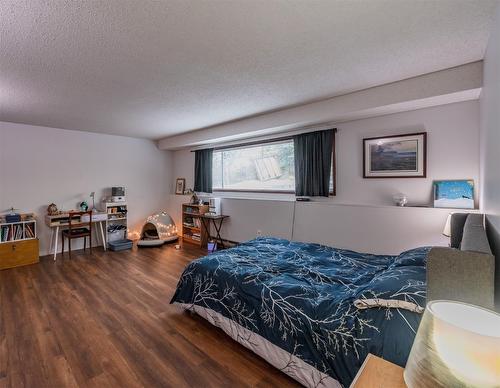 1020 Morningstar Road, Oliver, BC - Indoor Photo Showing Bedroom