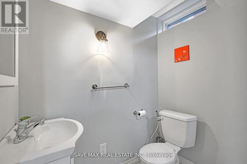 440 Stonegate Avenue, Oshawa, ON - Indoor Photo Showing Bathroom