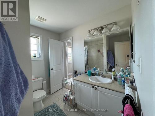 28 Shalom Way, Barrie, ON - Indoor Photo Showing Bathroom