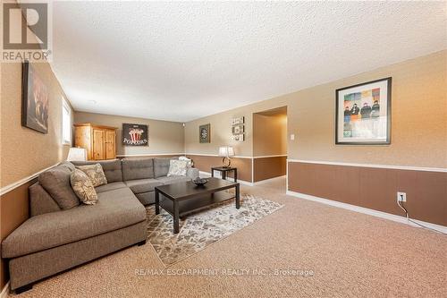 83 Forestgate Drive, Hamilton (Fessenden), ON - Indoor Photo Showing Living Room