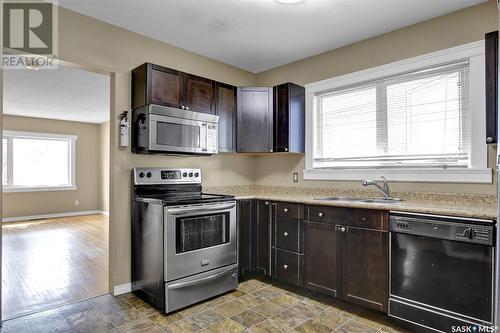 2146 Wallace Street, Regina, SK - Indoor Photo Showing Kitchen With Stainless Steel Kitchen