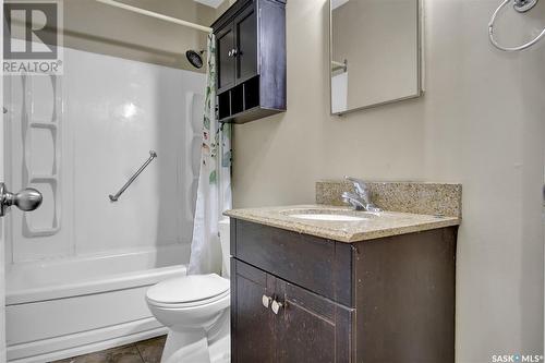 2146 Wallace Street, Regina, SK - Indoor Photo Showing Bathroom