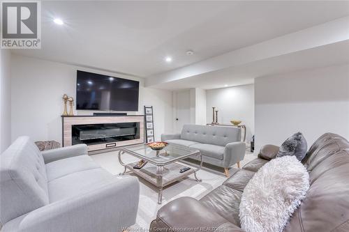 566 Lily Mac, Windsor, ON - Indoor Photo Showing Living Room With Fireplace