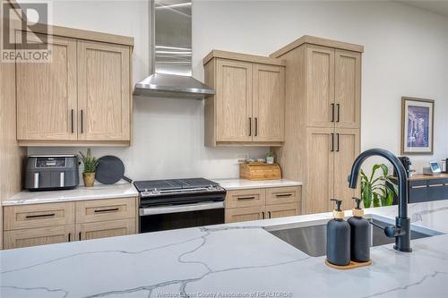 566 Lily Mac, Windsor, ON - Indoor Photo Showing Kitchen With Double Sink