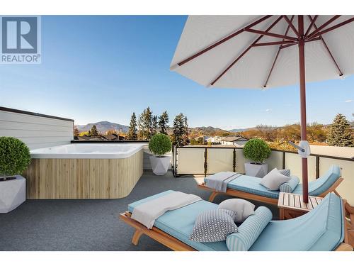 857 Kinnear Court, Kelowna, BC - Outdoor With Deck Patio Veranda With Exterior