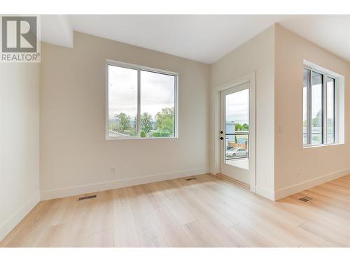 853 Kinnear Court, Kelowna, BC - Indoor Photo Showing Other Room