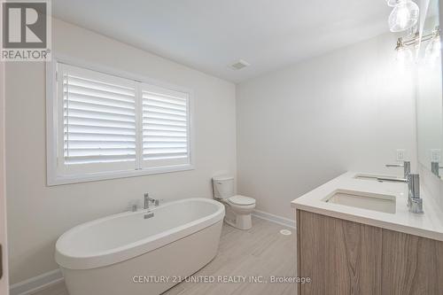 325 Mullighan Gardens, Peterborough (Northcrest), ON - Indoor Photo Showing Bathroom