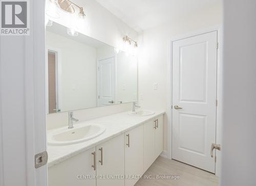 325 Mullighan Gardens, Peterborough (Northcrest), ON - Indoor Photo Showing Bathroom